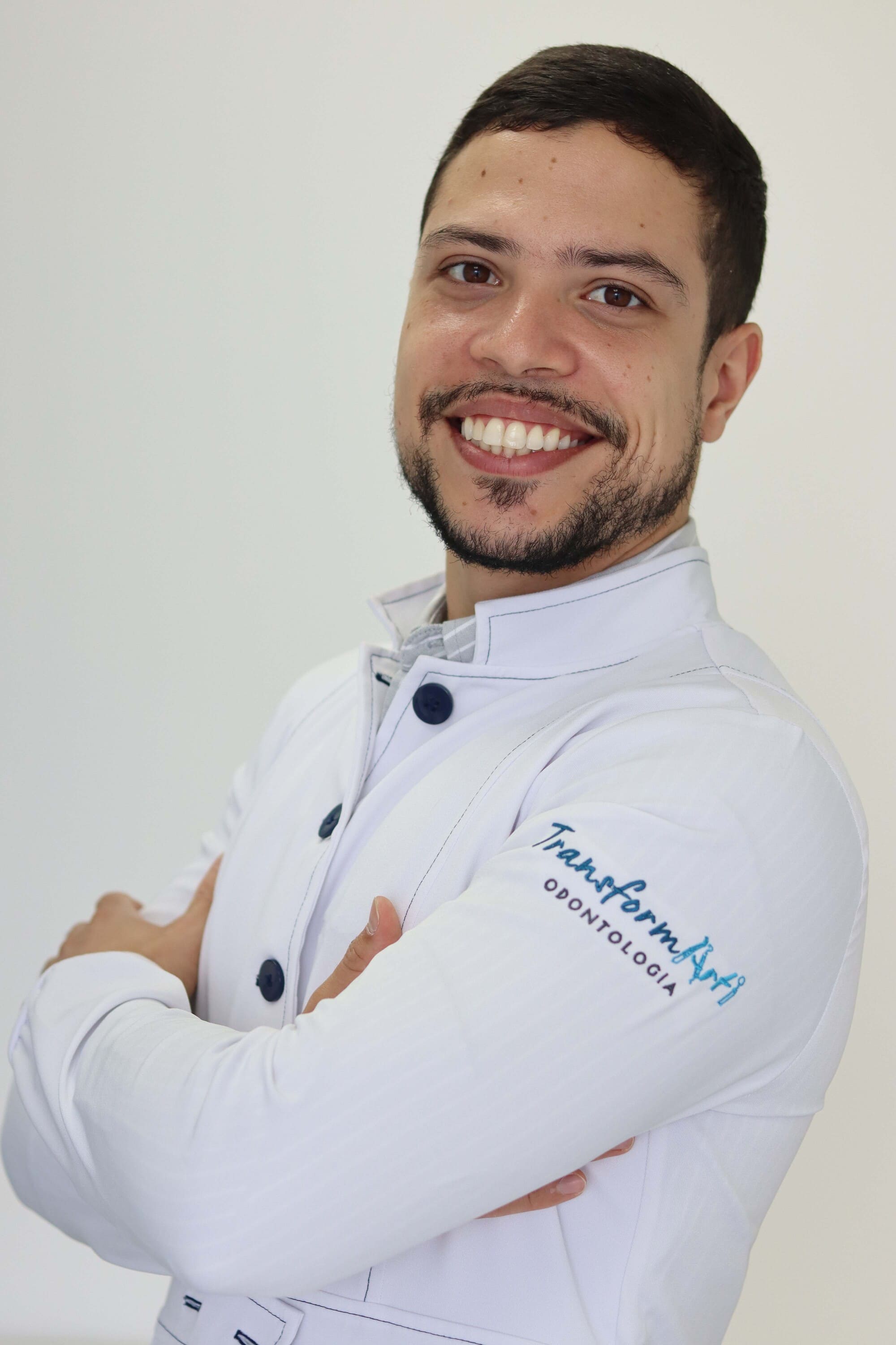 Dr. Thomaz Moura Membro da equipe: Dr. Thomaz Moura